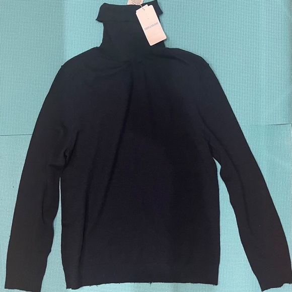 Sweater - Picture 4 of 4